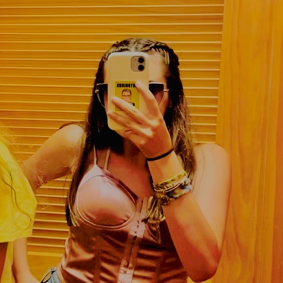 Meet your Posher, Ava - Picture 1 of 1